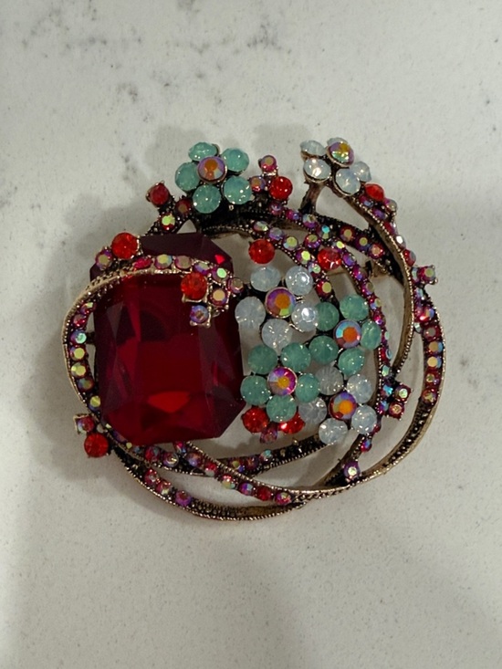 Jewelry - NWOT Vintage-Style Multicolor Crystal Floral Brooch - Red, Mint, White